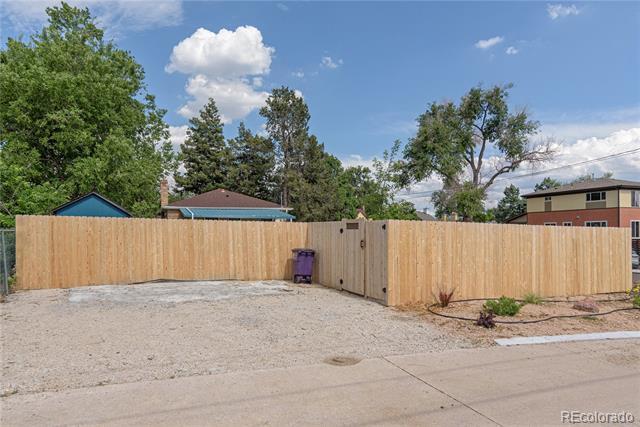 Building Photo - 2701 Steele St