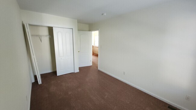 Building Photo - Spacious, Large, Luxury 3 Bedroom End - Unit Townhouse in Hockessin, Delaware