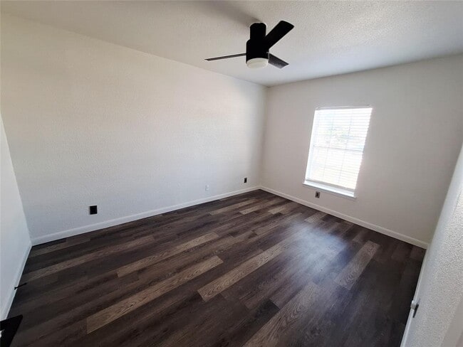 Building Photo - 1005 Ridgeline Dr