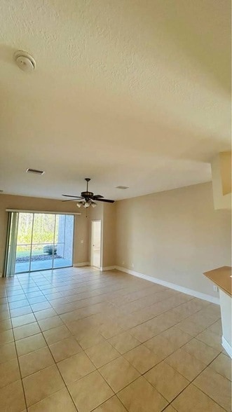 Building Photo - Heritage Point D Heritage Point Drive Unit 20002