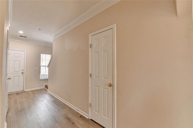 Building Photo - 310 Azalea Cir