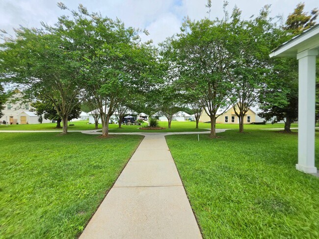 Building Photo - 8088 Carmel Cir