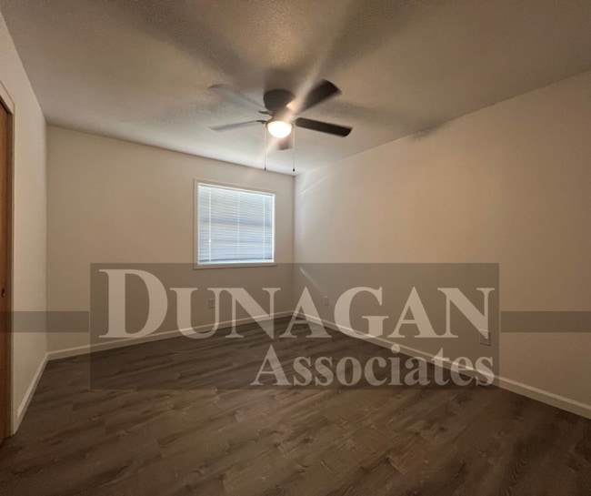 Building Photo - OPEN HOUSE ON 10/17 @ 2:25! Call us today ...