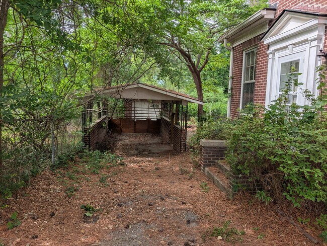 Building Photo - 1007 Wildwood Ave