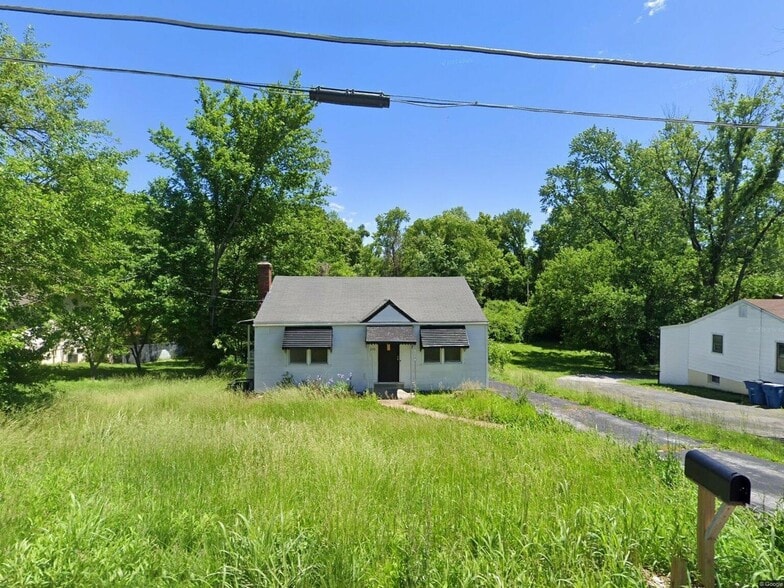 Primary Photo - 226 Argent Ave