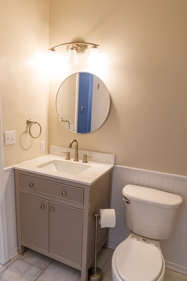 Building Photo - 45 Sycamore Ave