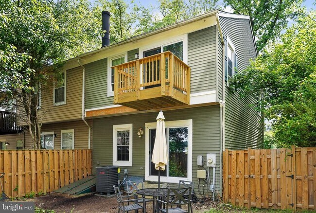 Building Photo - 1015 St Michaels Dr