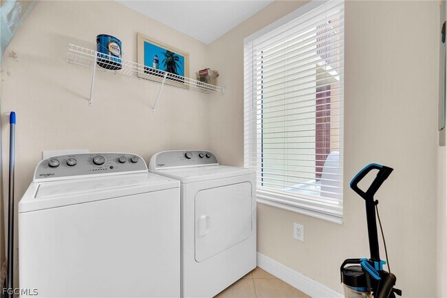 Building Photo - 2745 First St