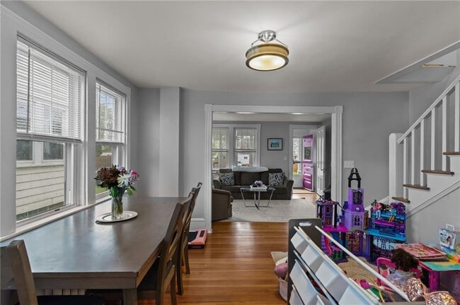 Building Photo - 44 Bedlow Ave