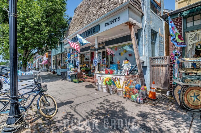 Building Photo - 49 Franklin Ave