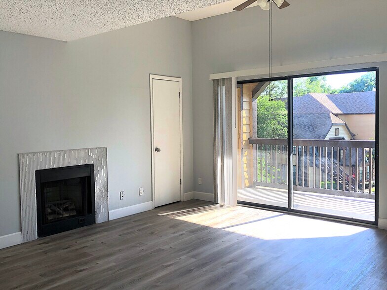 Building Photo - 351 Lone Hill Dr