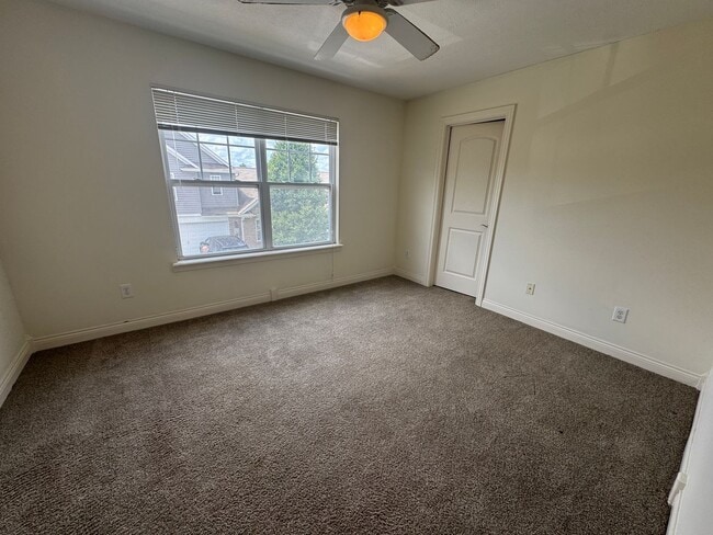 Building Photo - 581 Beehler Dr