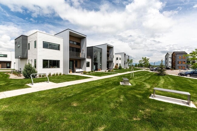 Building Photo - Natural Light Galore!
