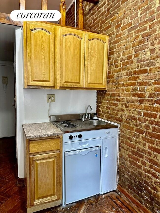 Primary Photo - 103 W 70th St