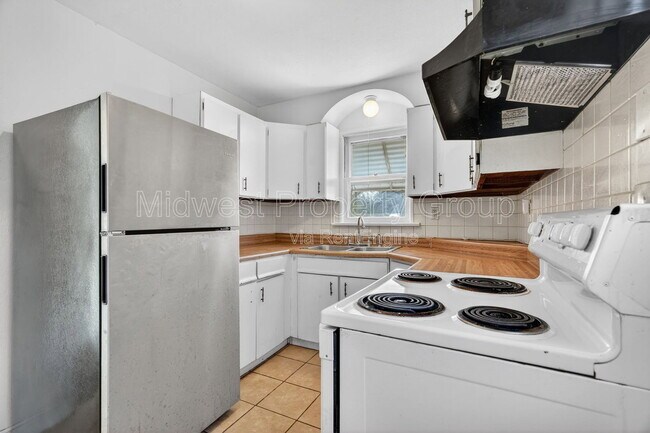 Building Photo - 9923 Jeffrey Dr