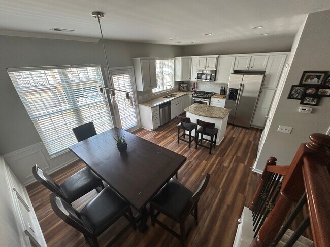 Building Photo - 1070 Drayton Ct