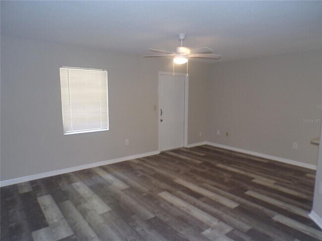 Building Photo - 1088 Melville Rd