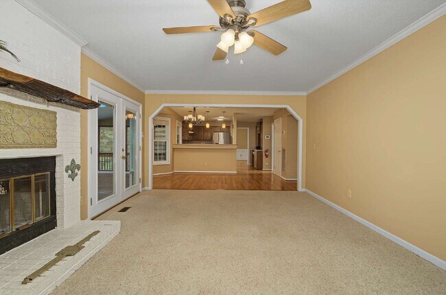 Building Photo - Spacious 4-Bed Oasis with Basement in Cary