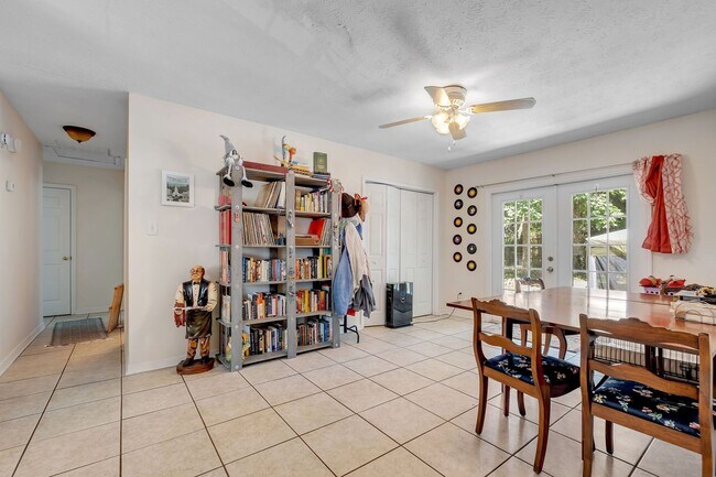 Building Photo - Updated Home Off Old Bainbridge Road