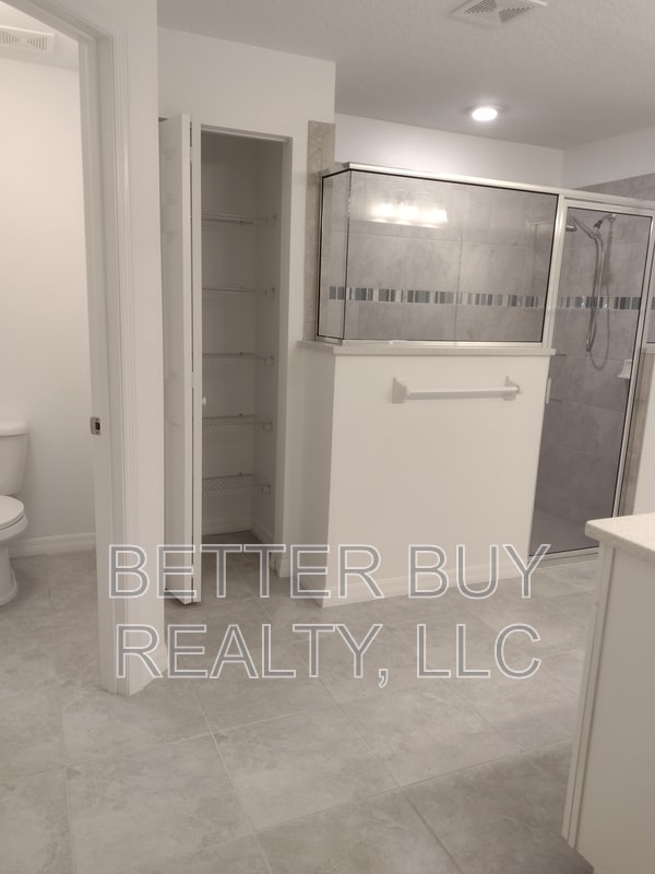 Building Photo - 16 Kalendar Ct