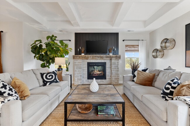 Building Photo - 1820 Horseshoe Ln