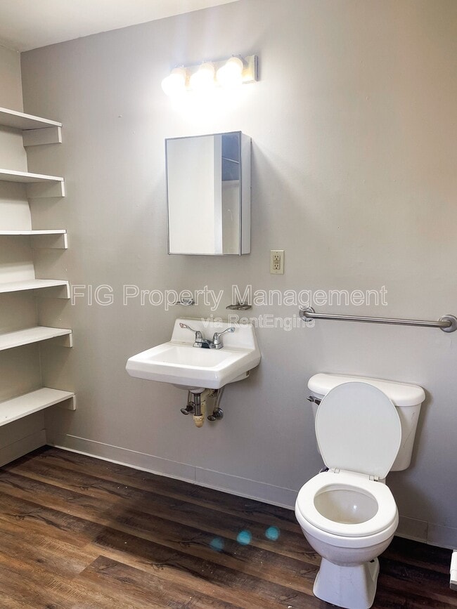 Building Photo - 705 Sanquine Way