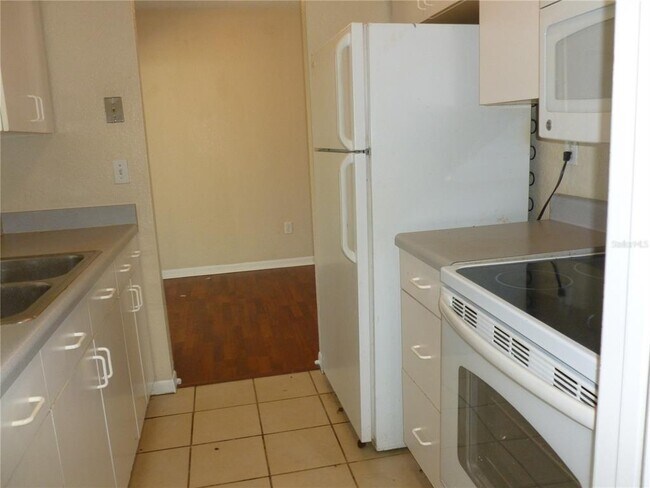 Building Photo - 5330 Springwood Rd
