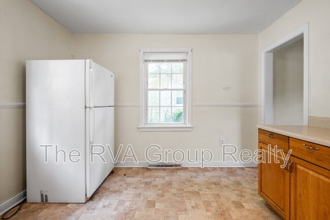 Building Photo - 819 Boroughbridge Rd