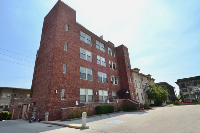 Building Photo - 2105 N Meridian St
