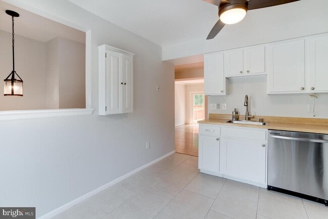 Building Photo - 24 Sebastiani Blvd