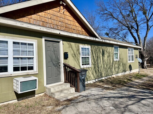 Building Photo - 1551 E Haskell St