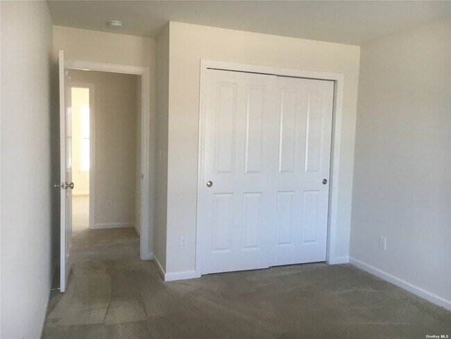 Building Photo - 1033 Park Ave