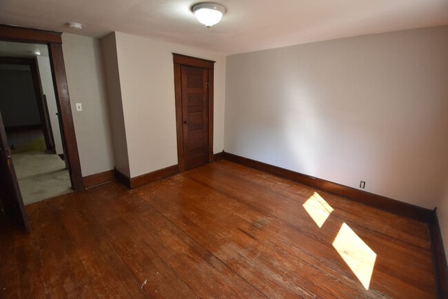 Building Photo - 3 Bedroom Home in the Country