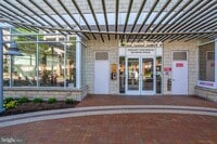 Building Photo - 930 Wayne Ave