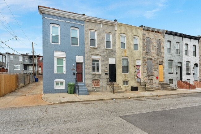 Building Photo - 2 Bedroom Rental In McElderry Park Vouchers Accepted and Poor Credit Considered