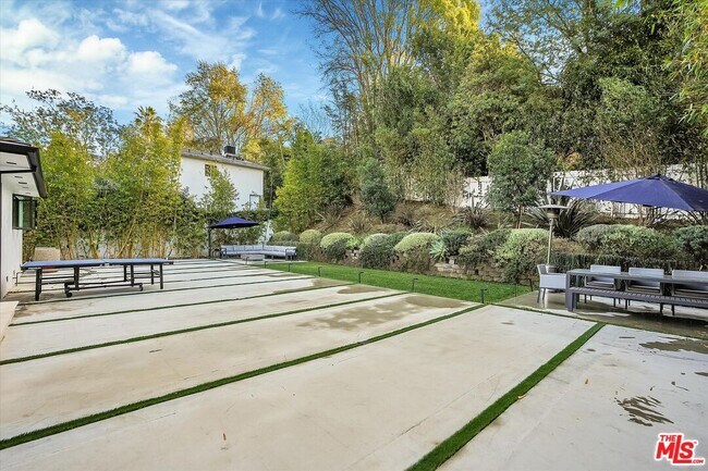 Building Photo - 11364 Sunset Blvd