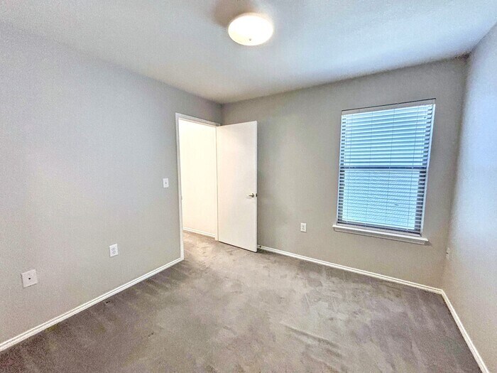 Building Photo - 8432 Fall Meadow Ln