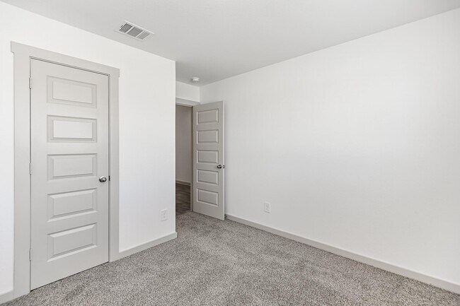 Building Photo - 14826 Cold Water Dr