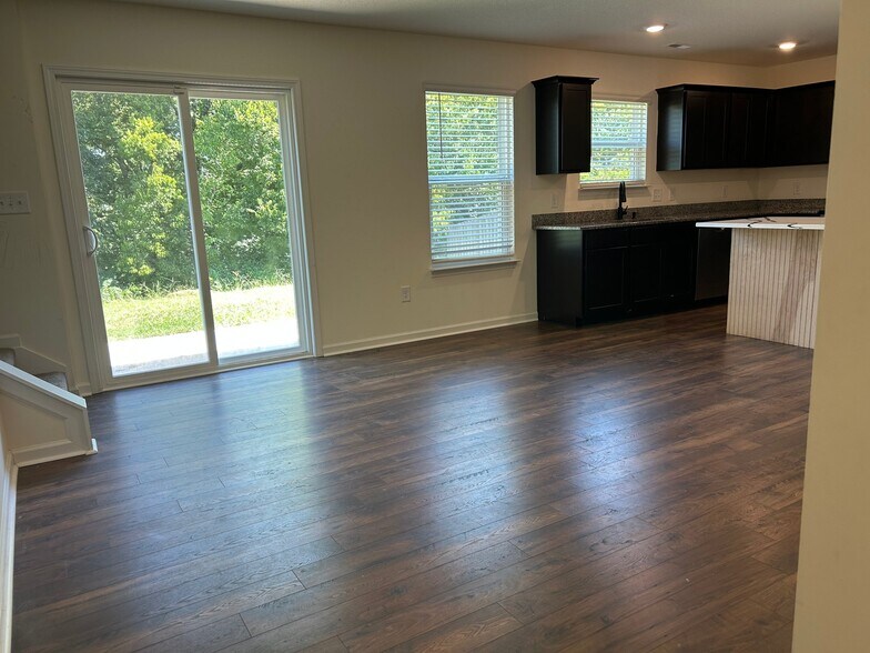 Building Photo - 9563 River Cane Rd
