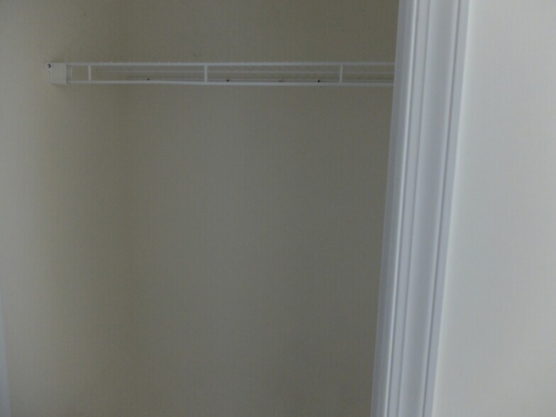 Building Photo - 2451 Midtown Ave