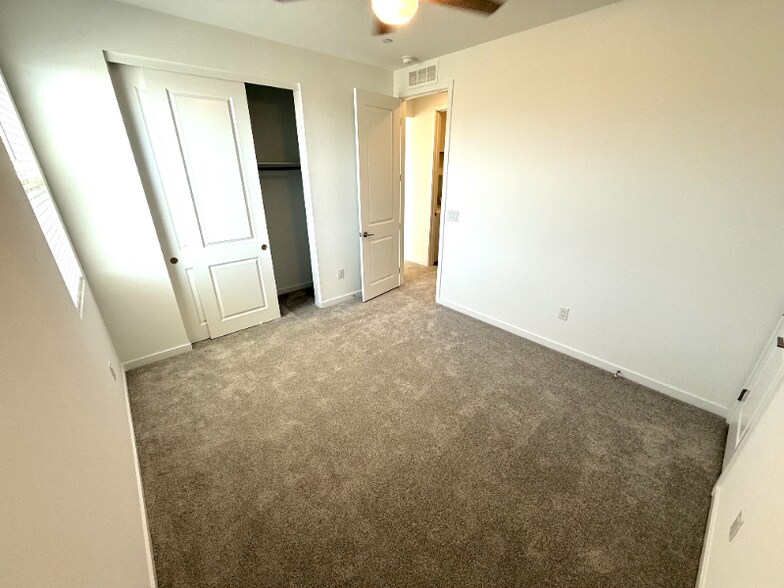 Building Photo - 1423 Song Lark Ln