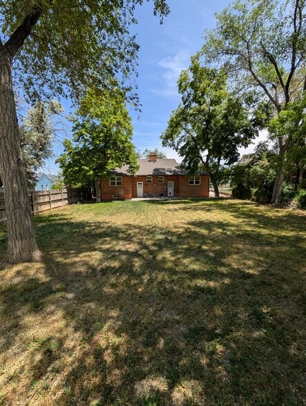 Building Photo - 37 Toponce Dr