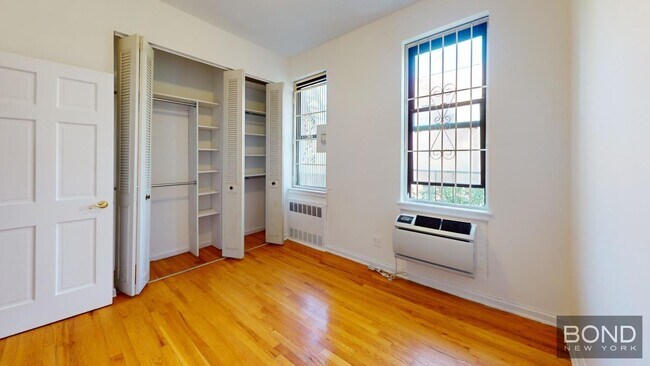 Building Photo - 332 E 93rd St