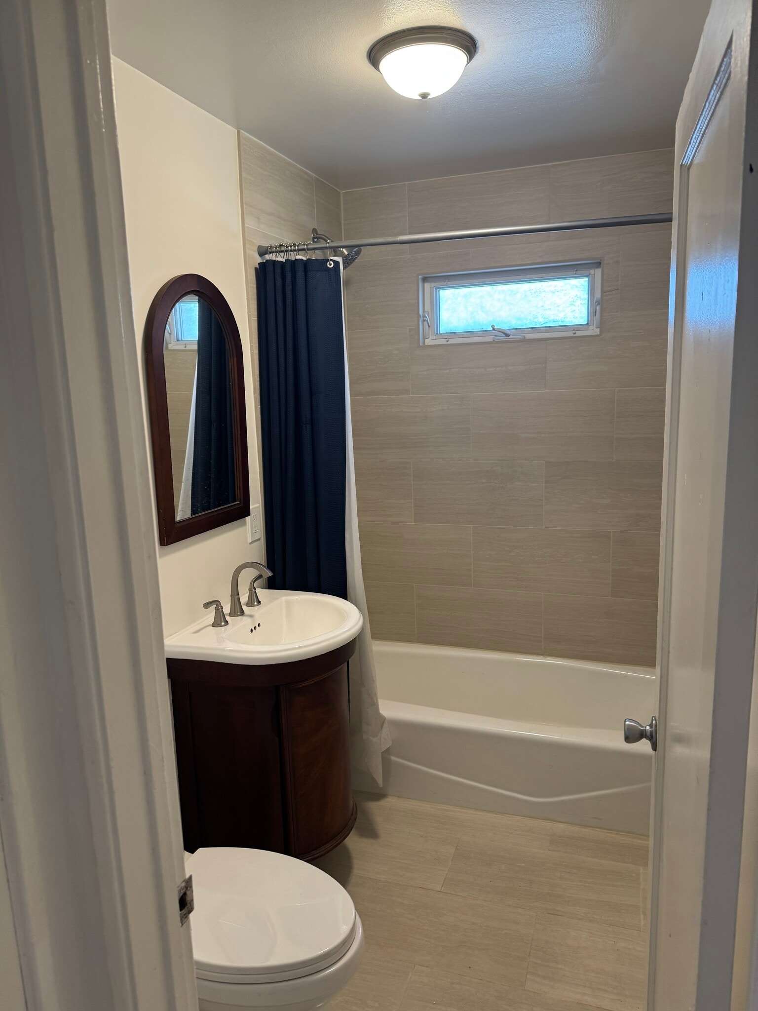 Building Photo - 520 Richmond Ave