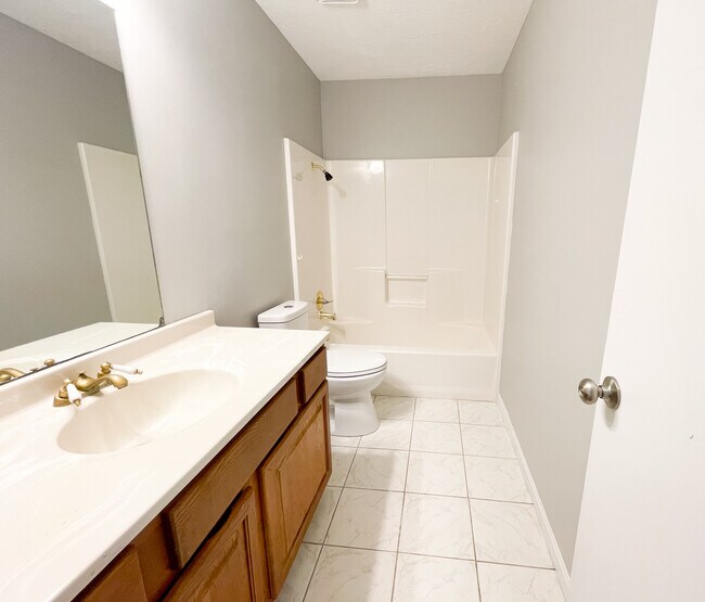 Building Photo - 5214 S 82nd St