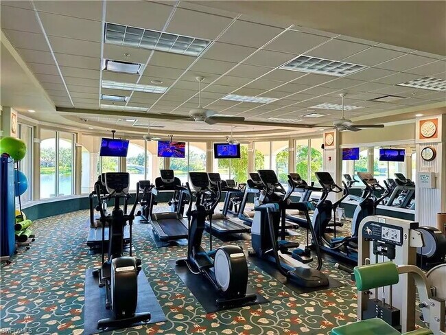Building Photo - Elegant Furnished 3-Bedroom + Den Pool Hom...