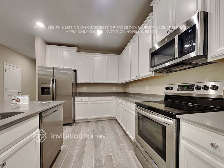 Building Photo - 9920 Lemon Grass Ln