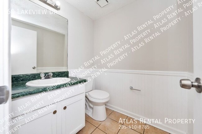 Building Photo - 60 Lakeview Dr