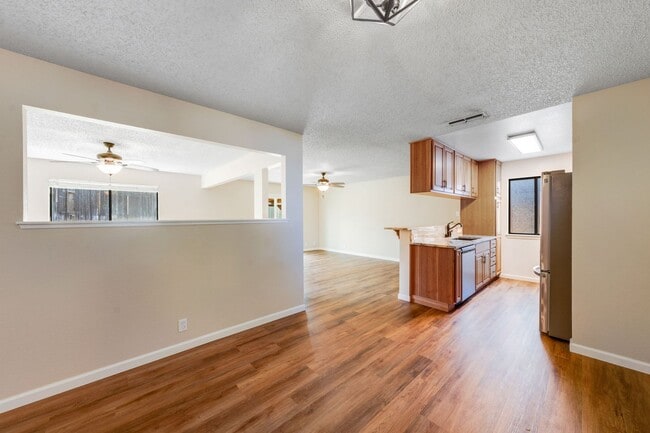 Building Photo - Charming Single-Story 3 Bed Home Two Car Garage & Spacious Yard!