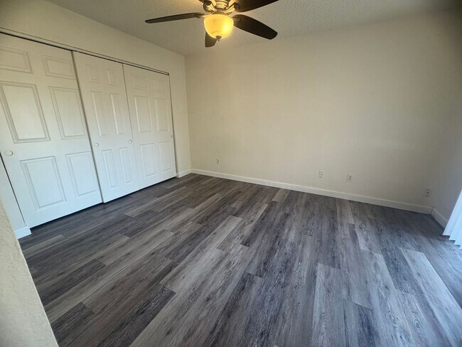 Building Photo - 7955 Deer Lake Dr